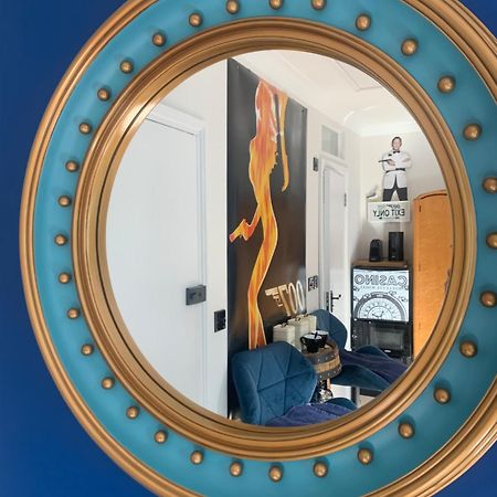 Southsea Royale James Bond 3 Bed Cool Penthouse, Seafront Parking ポーツマス エクステリア 写真