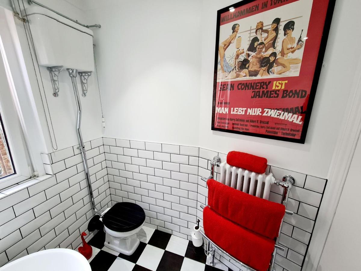 Southsea Royale James Bond 3 Bed Cool Penthouse, Seafront Parking ポーツマス エクステリア 写真