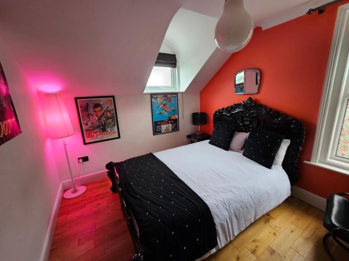 Southsea Royale James Bond 3 Bed Cool Penthouse, Seafront Parking ポーツマス エクステリア 写真