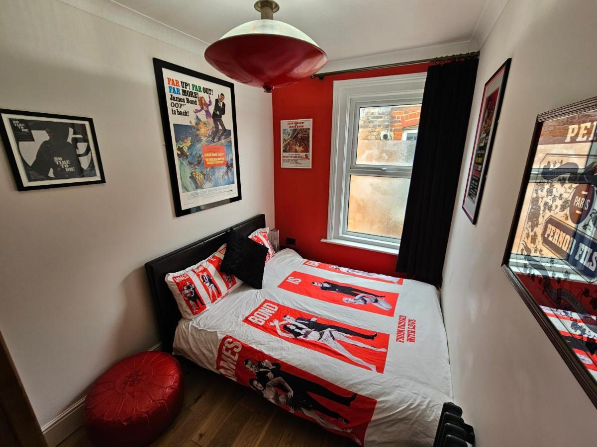 Southsea Royale James Bond 3 Bed Cool Penthouse, Seafront Parking ポーツマス エクステリア 写真