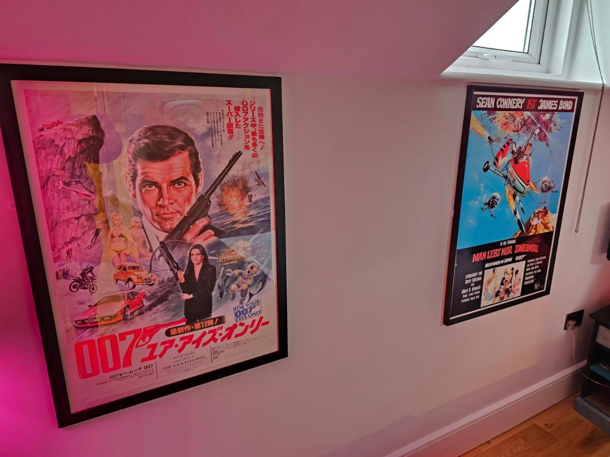 Southsea Royale James Bond 3 Bed Cool Penthouse, Seafront Parking ポーツマス エクステリア 写真