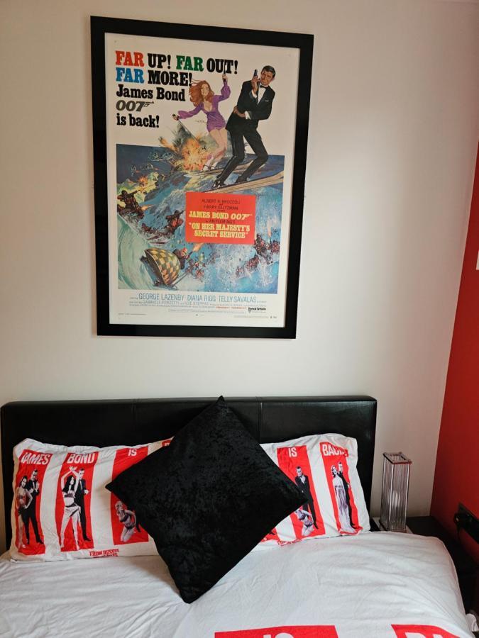 Southsea Royale James Bond 3 Bed Cool Penthouse, Seafront Parking ポーツマス エクステリア 写真